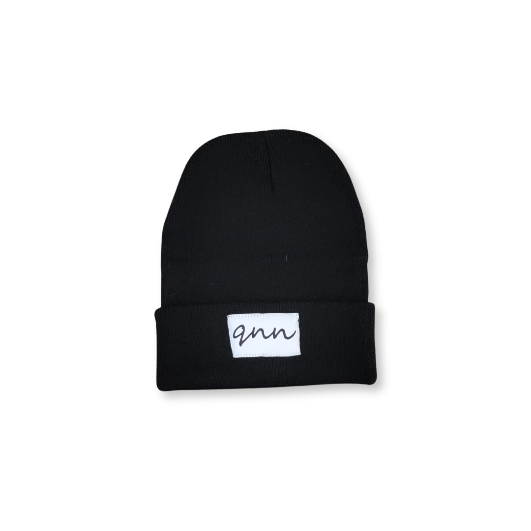 qnn | White logo Beanie